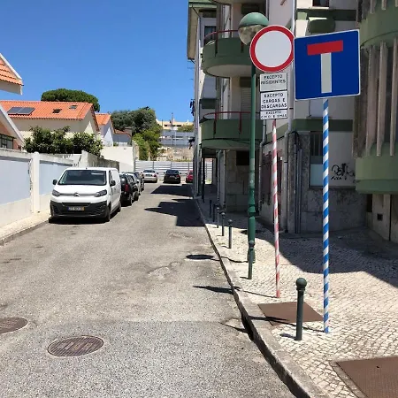 Lisbon, One Bedroom Apartment Near Beach In Oeiras