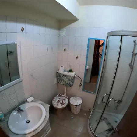 Lisbon, One Bedroom Apartment Near Beach In Oeiras Appartement